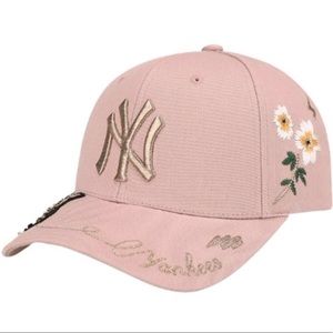 Official MLB Gold Bees Yankees Curve Cap